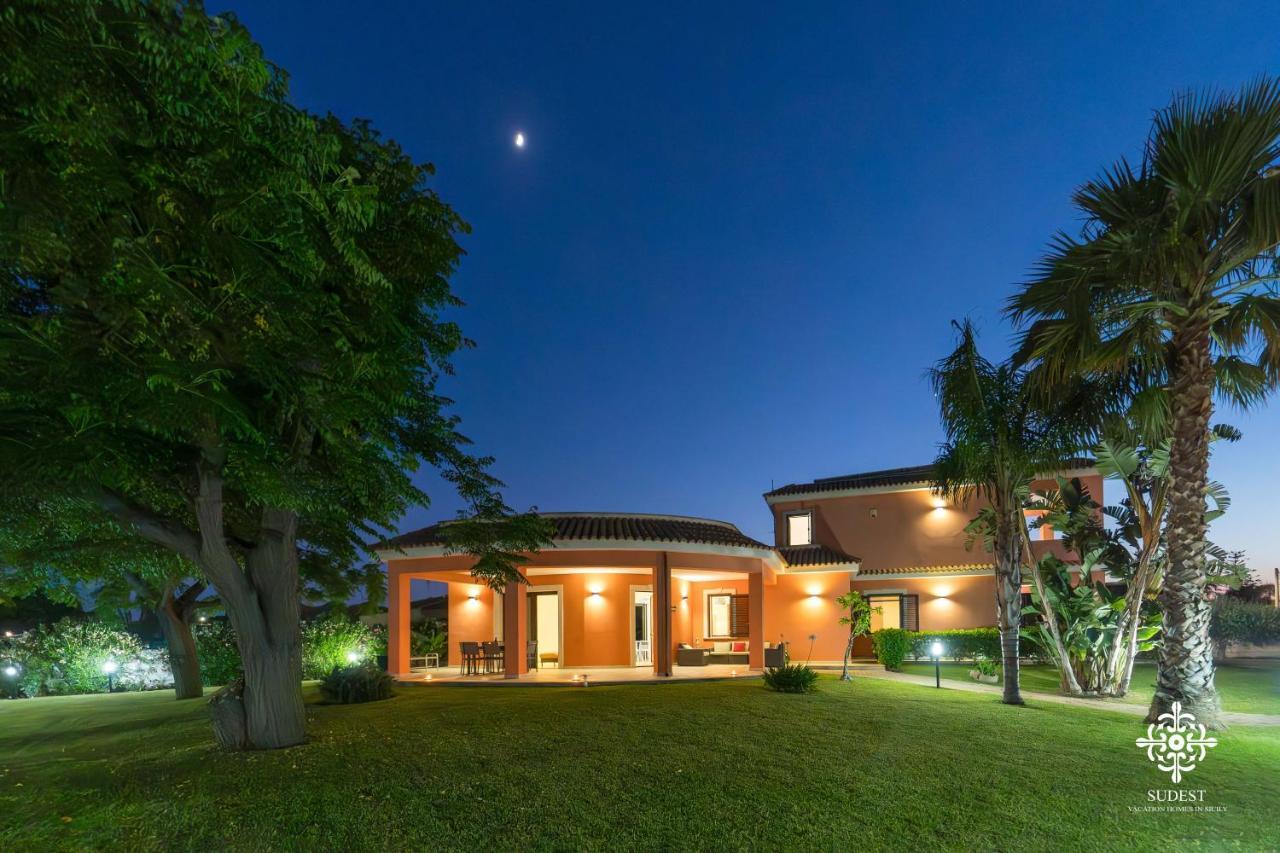 Villa Seaside - Beach Retreat With Jacuzzi Siraküza Dış mekan fotoğraf