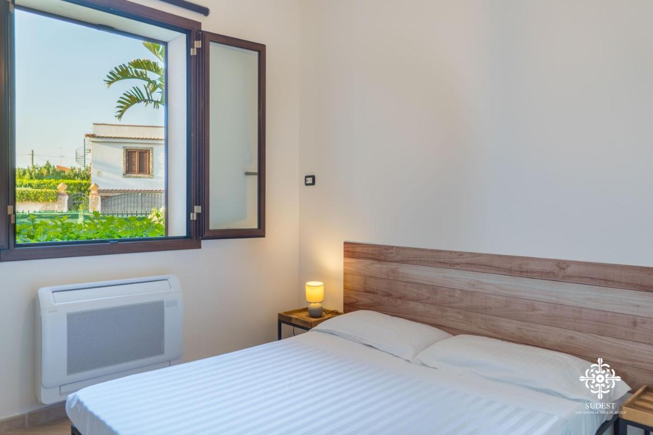 Villa Seaside - Beach Retreat With Jacuzzi Siraküza Dış mekan fotoğraf