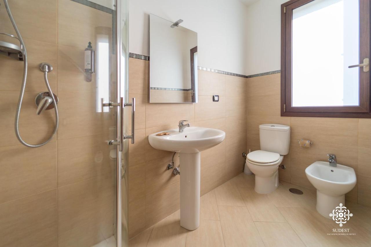 Villa Seaside - Beach Retreat With Jacuzzi Siraküza Dış mekan fotoğraf