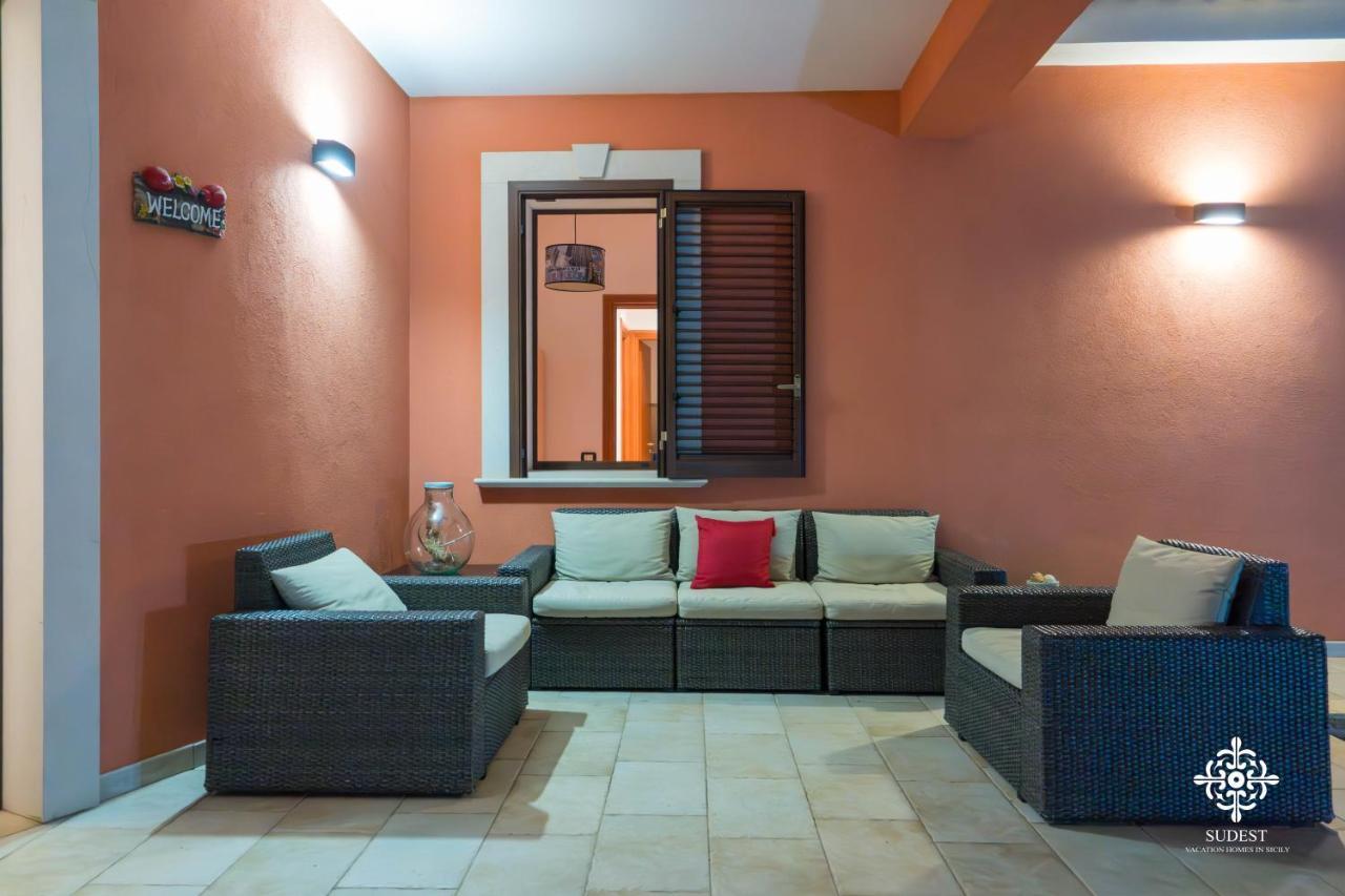 Villa Seaside - Beach Retreat With Jacuzzi Siraküza Dış mekan fotoğraf