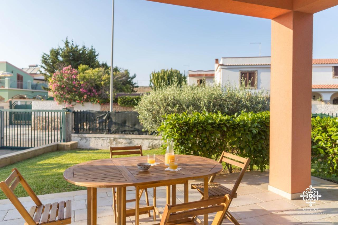 Villa Seaside - Beach Retreat With Jacuzzi Siraküza Dış mekan fotoğraf