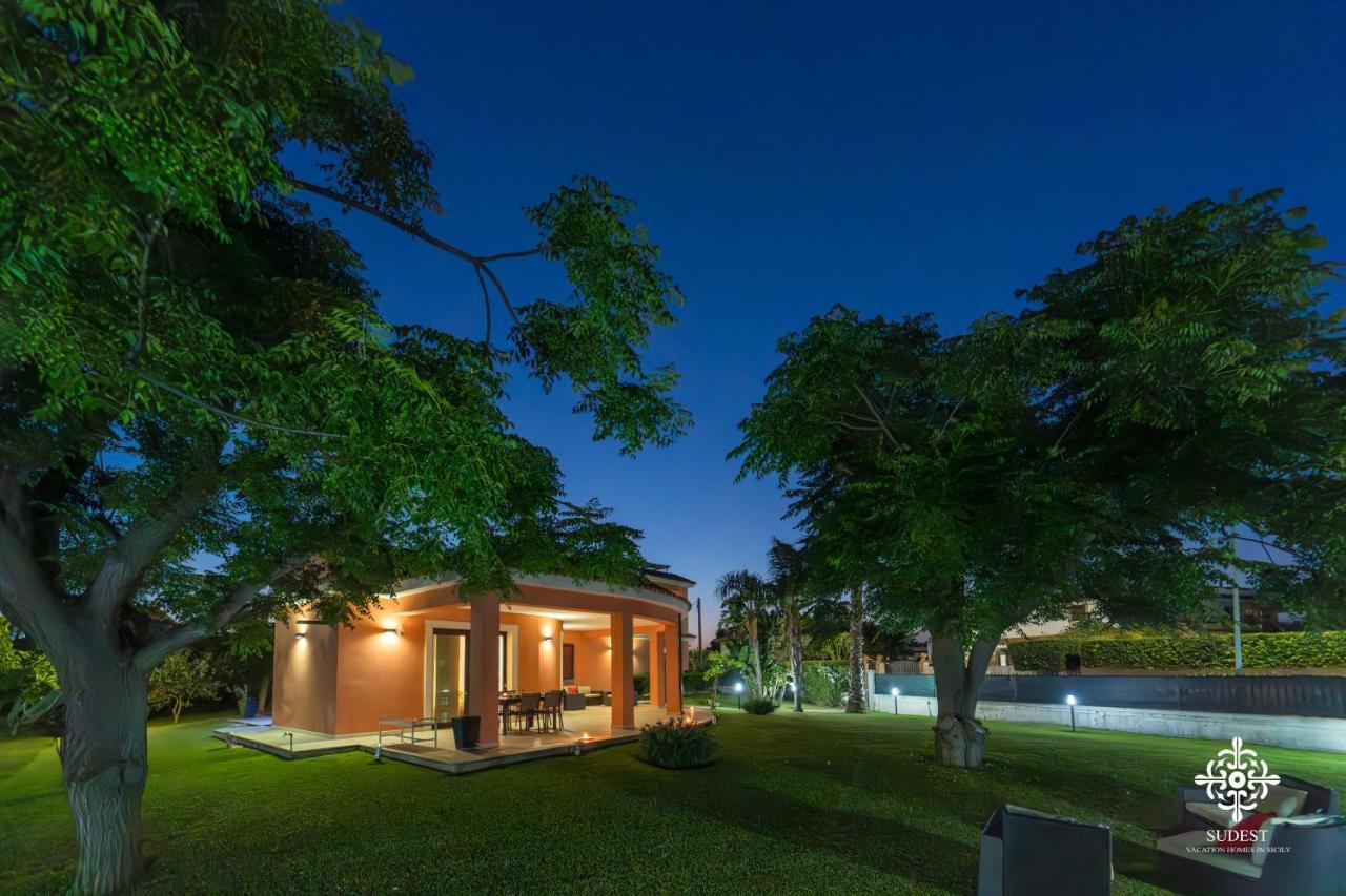 Villa Seaside - Beach Retreat With Jacuzzi Siraküza Dış mekan fotoğraf