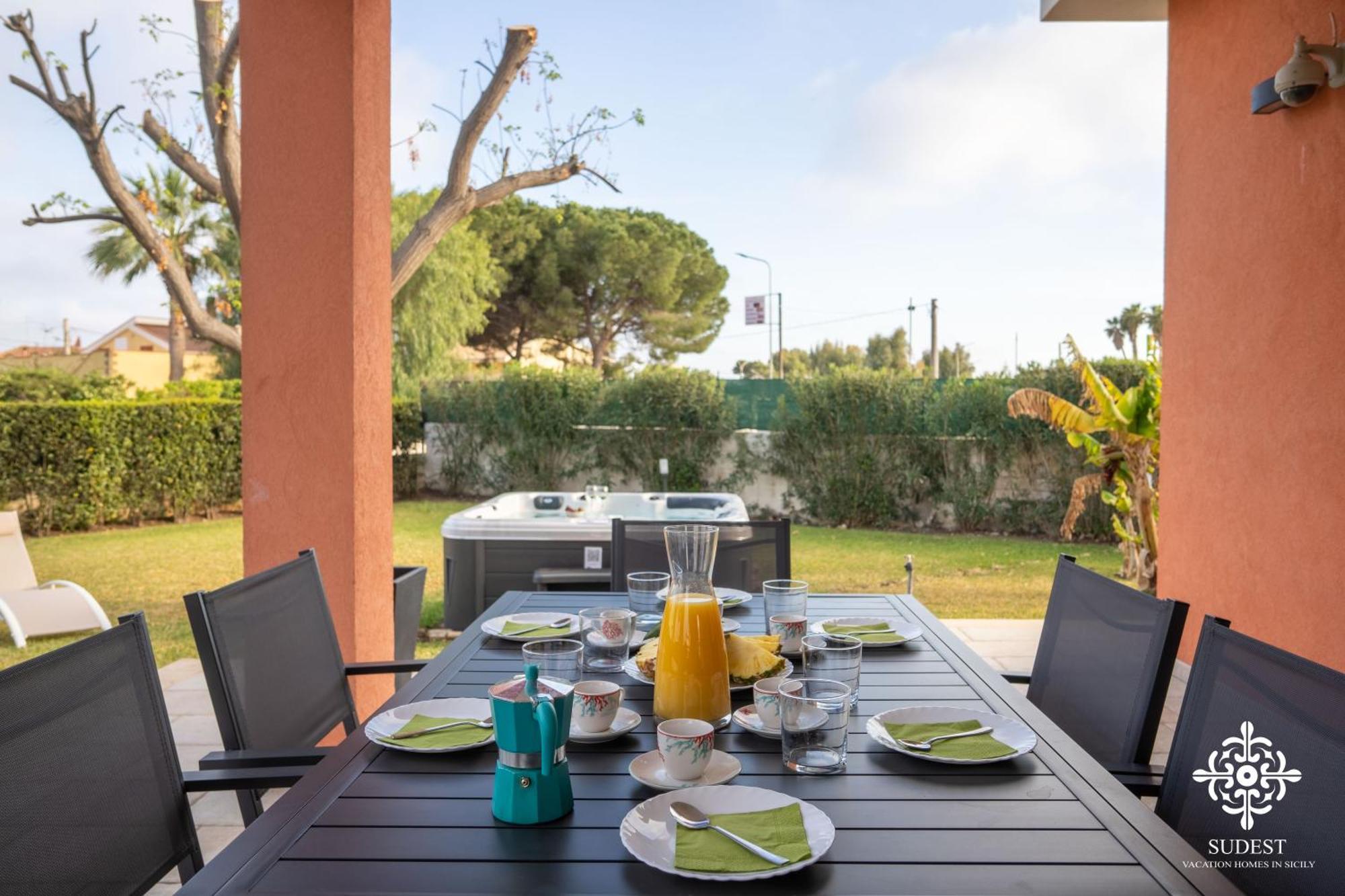 Villa Seaside - Beach Retreat With Jacuzzi Siraküza Dış mekan fotoğraf
